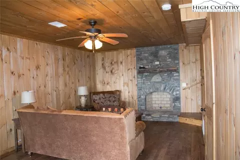 464 Tomahawk Dr, Todd, NC 28684 photo 14