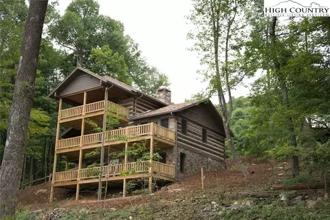 464 Tomahawk Dr, Todd, NC 28684 photo 1