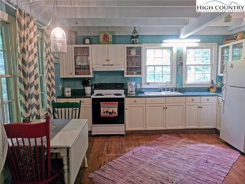 9044 Elk Creek Rd, Deep Gap, NC 28618 photo 13