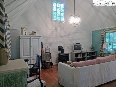 9044 Elk Creek Rd, Deep Gap, NC 28618 photo 7