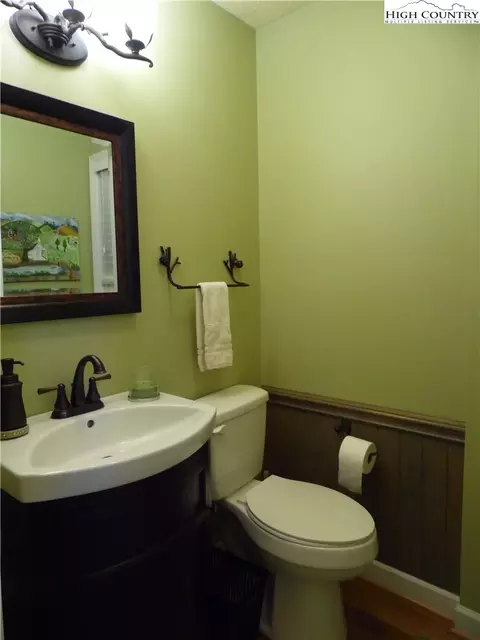 100 Pine Tree Dr, Roaring Gap, NC 28668 photo 20