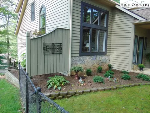 100 Pine Tree Dr, Roaring Gap, NC 28668 photo 16