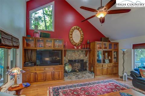 843 Forestridge Dr, Boone, NC 28607 photo 11