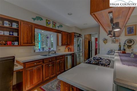 843 Forestridge Dr, Boone, NC 28607 photo 21