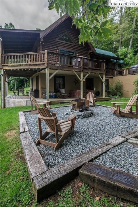377 Ayers Rd E, Banner Elk, NC 28604 photo 2