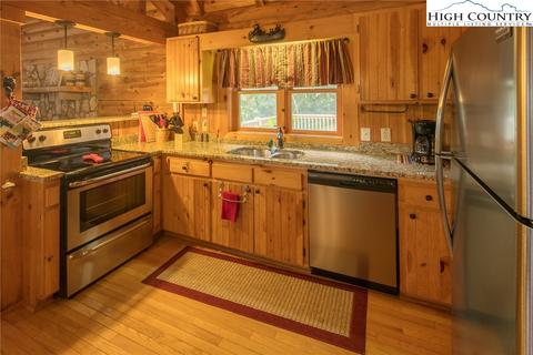 377 Ayers Rd E, Banner Elk, NC 28604 photo 11