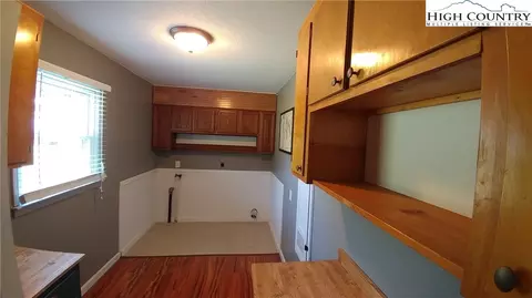 711 Hendrix Rd, Sparta, NC 28675 photo 7