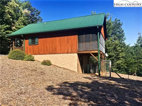 448 Woodpecker Rd, Purlear, NC 28665 photo 2