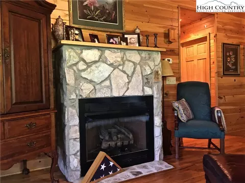 448 Woodpecker Rd, Purlear, NC 28665 photo 10