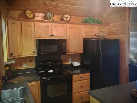 448 Woodpecker Rd, Purlear, NC 28665 photo 15