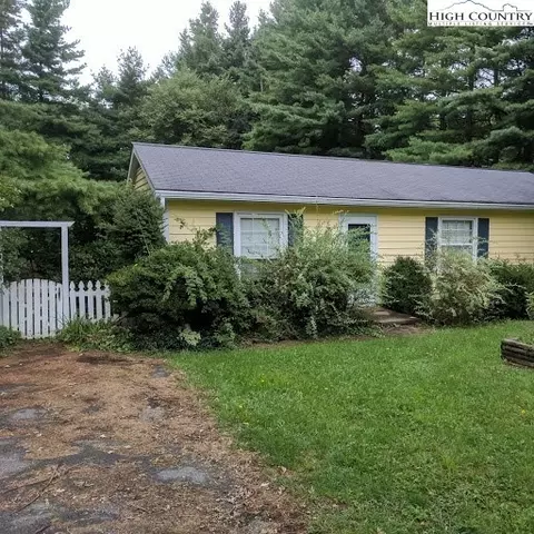 542 Hardaman Circle Cir, Boone, NC 28607 photo 2