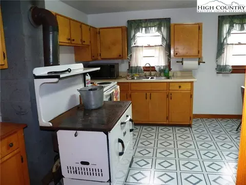 449 Cabbage Creek Rd, Creston, NC 28615 photo 13