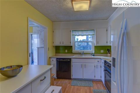 321 Perkins St, Boone, NC 28607 photo 15