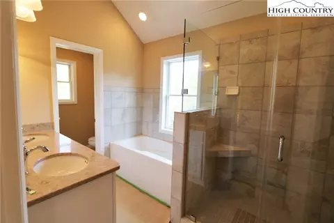327 Chase Hl, Boone, NC 28607 photo 17