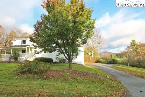 327 Chase Hl, Boone, NC 28607 photo 2