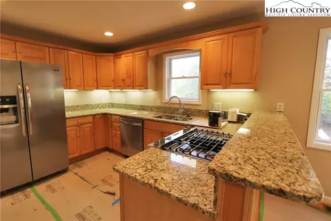 327 Chase Hl, Boone, NC 28607 photo 12