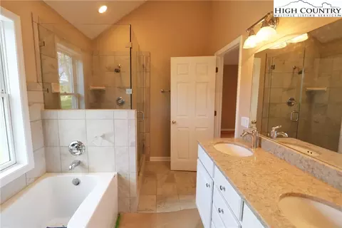 327 Chase Hl, Boone, NC 28607 photo 16