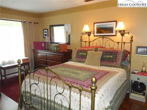 156 Yellow Brick Rd, Todd, NC 28684 photo 4