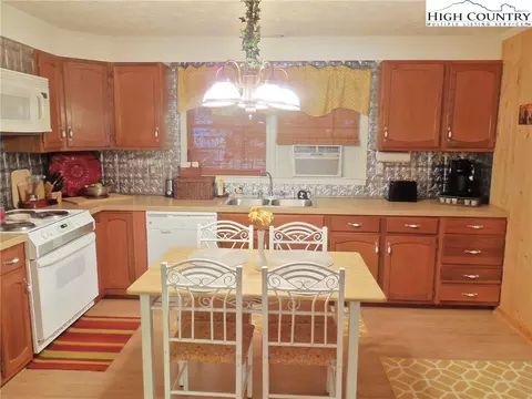 156 Yellow Brick Rd, Todd, NC 28684 photo 2