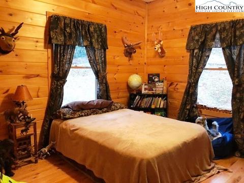 302 Spring Mountain Trl, Lansing, NC 28643 photo 22