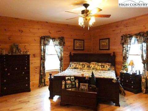 302 Spring Mountain Trl, Lansing, NC 28643 photo 17