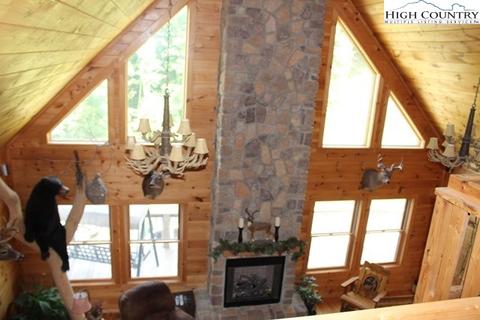 302 Spring Mountain Trl, Lansing, NC 28643 photo 11