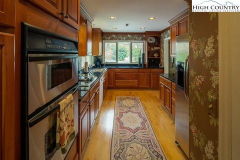 2446 Hickory, Boone, NC 28607 photo 6