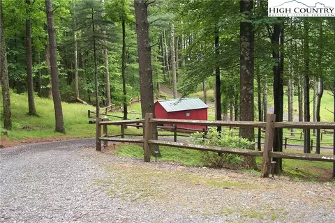 159 Frog Hollar Rd, Deep Gap, NC 28618 photo 4