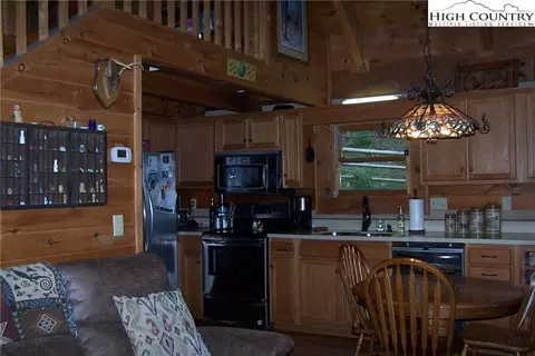159 Frog Hollar Rd, Deep Gap, NC 28618 photo 11