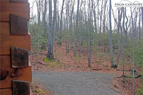 107 Laurel Cir W, Deep Gap, NC 28618 photo 5