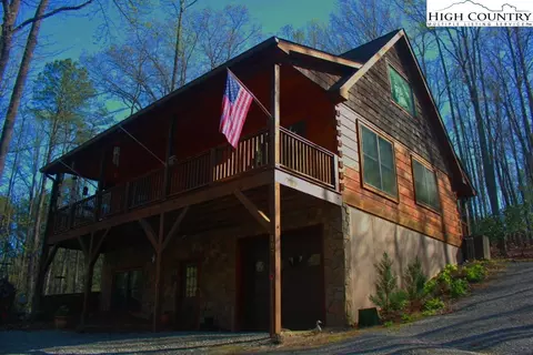 107 Laurel Cir W, Deep Gap, NC 28618 photo 1