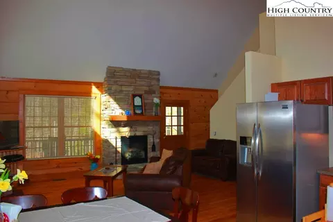 107 Laurel Cir W, Deep Gap, NC 28618 photo 7