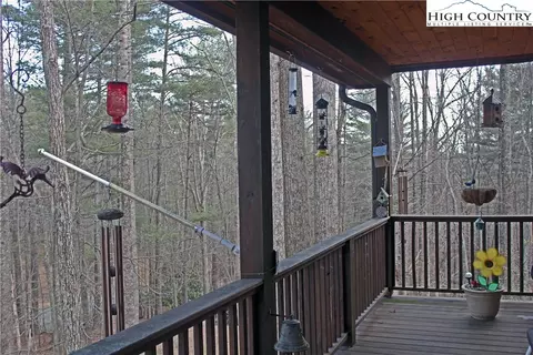 107 Laurel Cir W, Deep Gap, NC 28618 photo 4