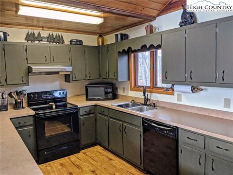 208 Wishbone Dr, Deep Gap, NC 28618 photo 4