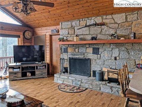208 Wishbone Dr, Deep Gap, NC 28618 photo 8