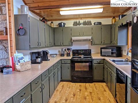 208 Wishbone Dr, Deep Gap, NC 28618 photo 5