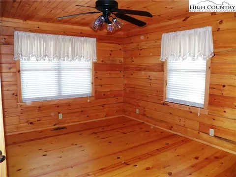 297 S Turkey Rdg, Lansing, NC 28643 photo 11