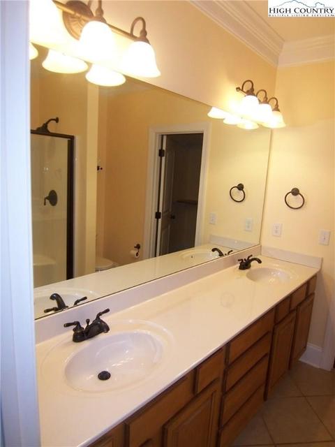 2006 Talbot Ln, Hickory, NC 28602 photo 10