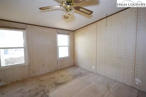 1075 E Healing Springs Rd, Crumpler, NC 28617 photo 7