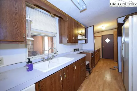 1075 E Healing Springs Rd, Crumpler, NC 28617 photo 2
