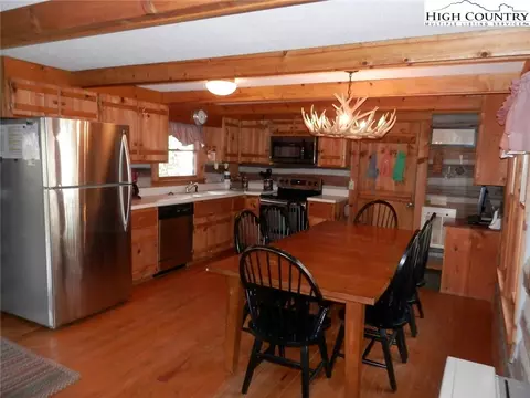 290 Quiet Pl, Todd, NC 28684 photo 6