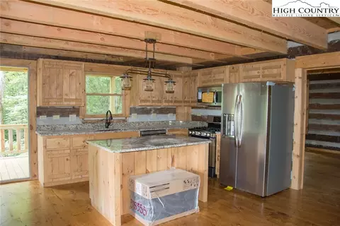 1270 Tomahawk Dr, Todd, NC 28684 photo 4