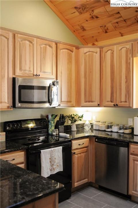 4935 Wildcat Rd, Deep Gap, NC 28618 photo 12