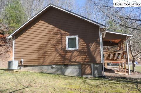 4935 Wildcat Rd, Deep Gap, NC 28618 photo 4