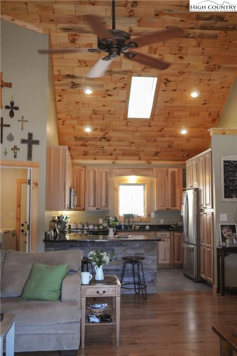 4935 Wildcat Rd, Deep Gap, NC 28618 photo 15