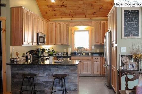4935 Wildcat Rd, Deep Gap, NC 28618 photo 11