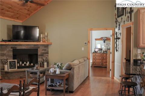 4935 Wildcat Rd, Deep Gap, NC 28618 photo 17