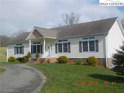 153 Willow Ln, Sparta, NC 28675 photo 4
