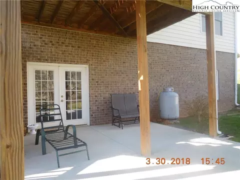 153 Willow Ln, Sparta, NC 28675 photo 6