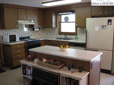 182 Pine Ridge Loop, Newland, NC 28657 photo 15